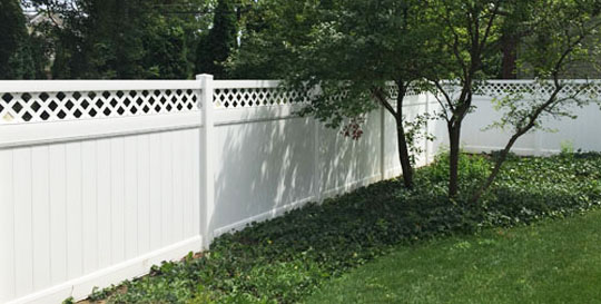 Vinyl fence with lattice